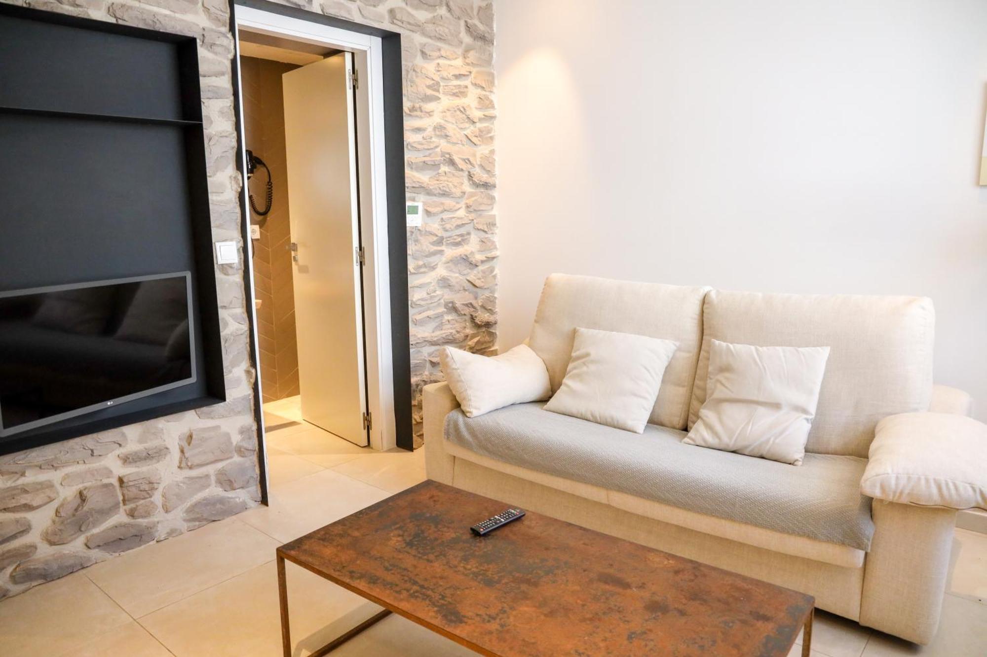 Cala Vadella Beachwalk Suites Екстериор снимка