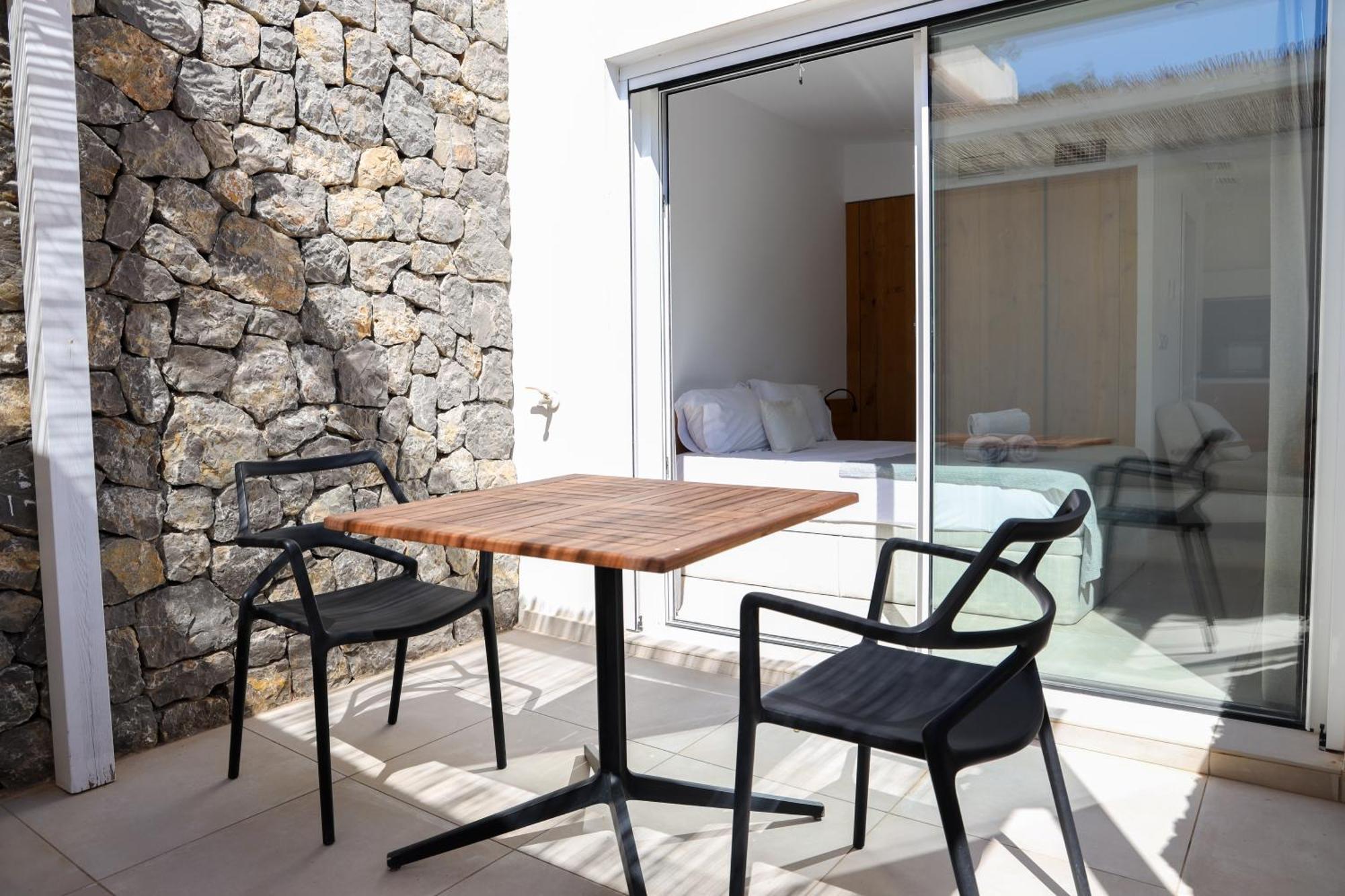 Cala Vadella Beachwalk Suites Стая снимка
