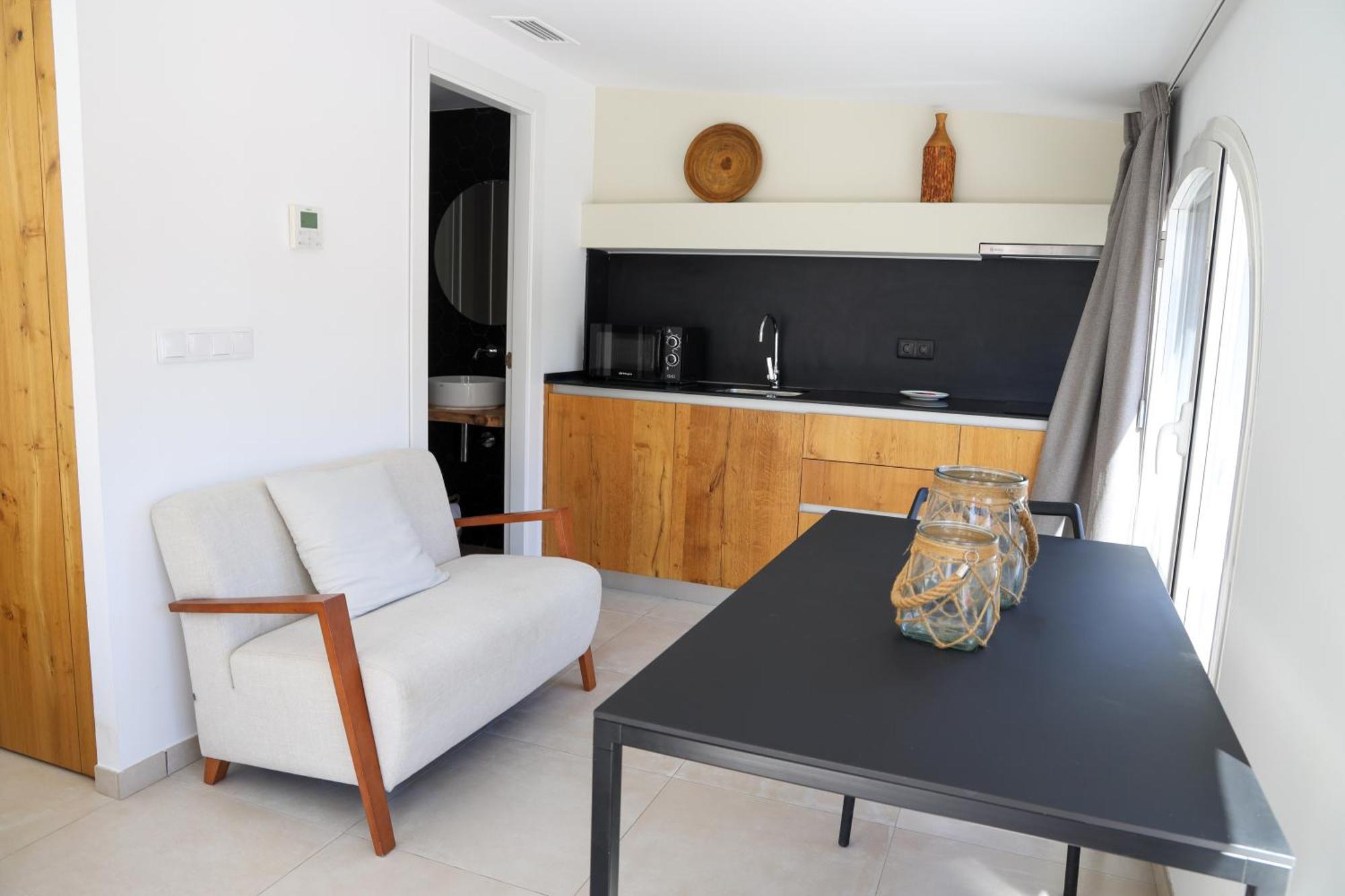 Cala Vadella Beachwalk Suites Стая снимка